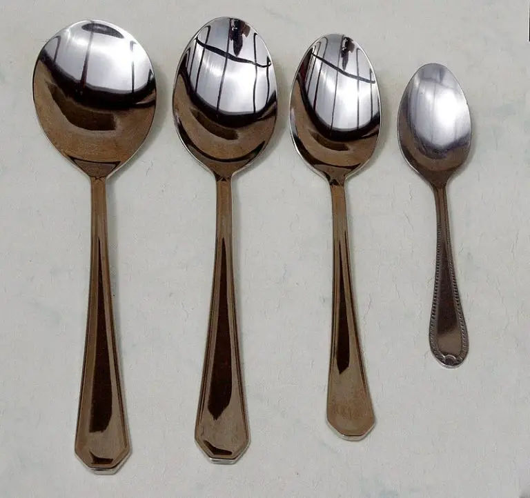 Teaspoon vs Tablespoon (Difference Between & Whats Bigger?) Swartzsdeli